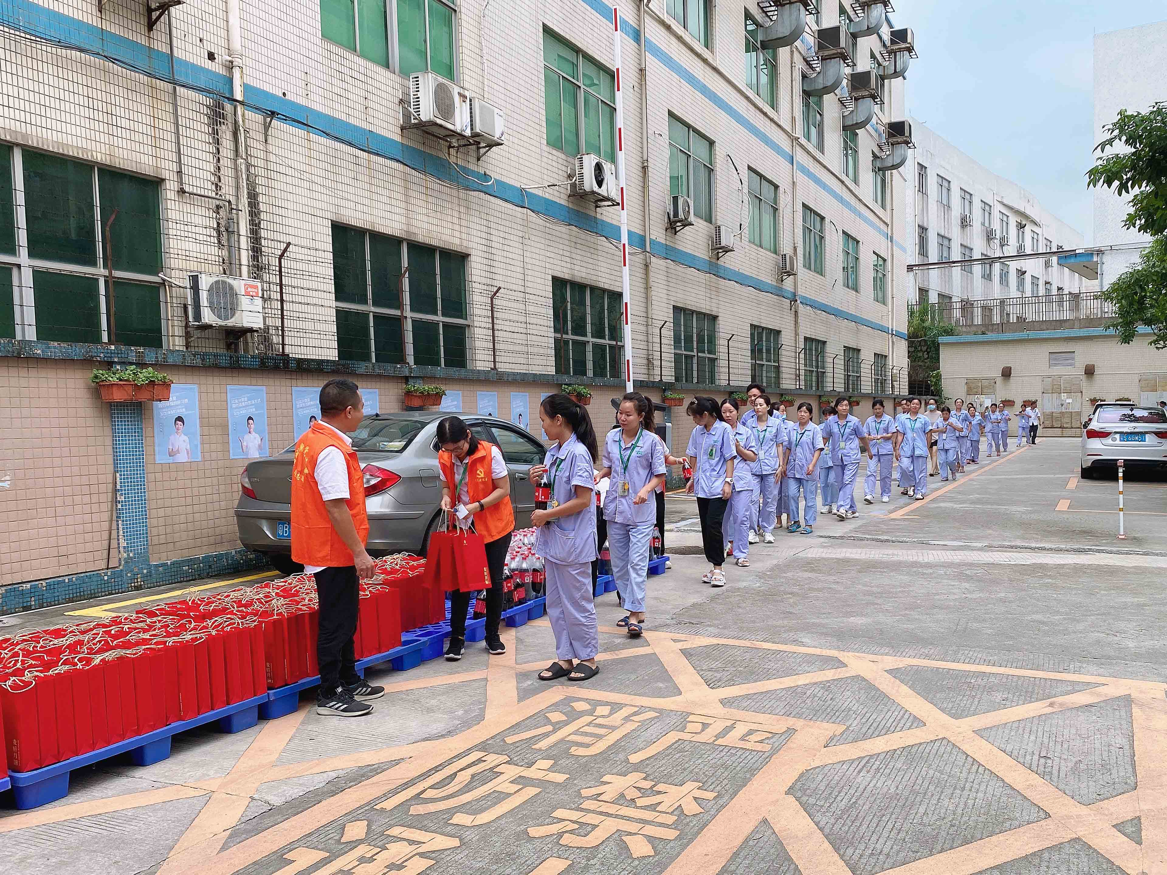 國慶中秋雙節同慶，CILICILI短视频网站預祝大家度過一個平安祥和、喜慶歡樂的假期！